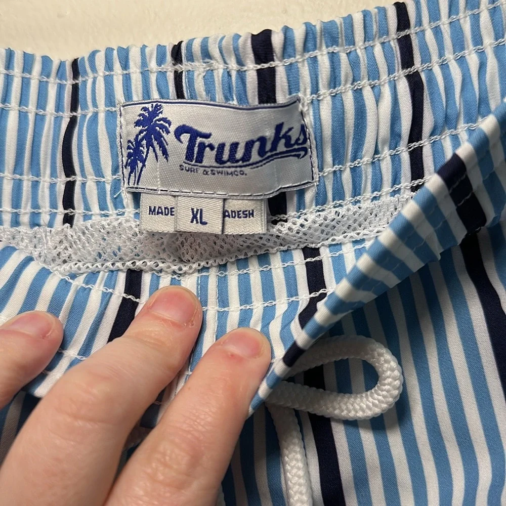 Trunks Surf & Swim Co Men’s Blue Striped Swim Trunks Size XL